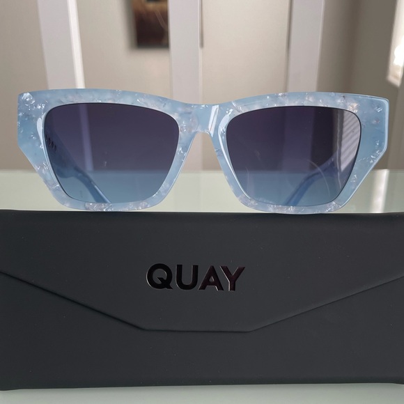 NWT QUAY Limited Edition No Apologies Sunglasses - Picture 1 of 11